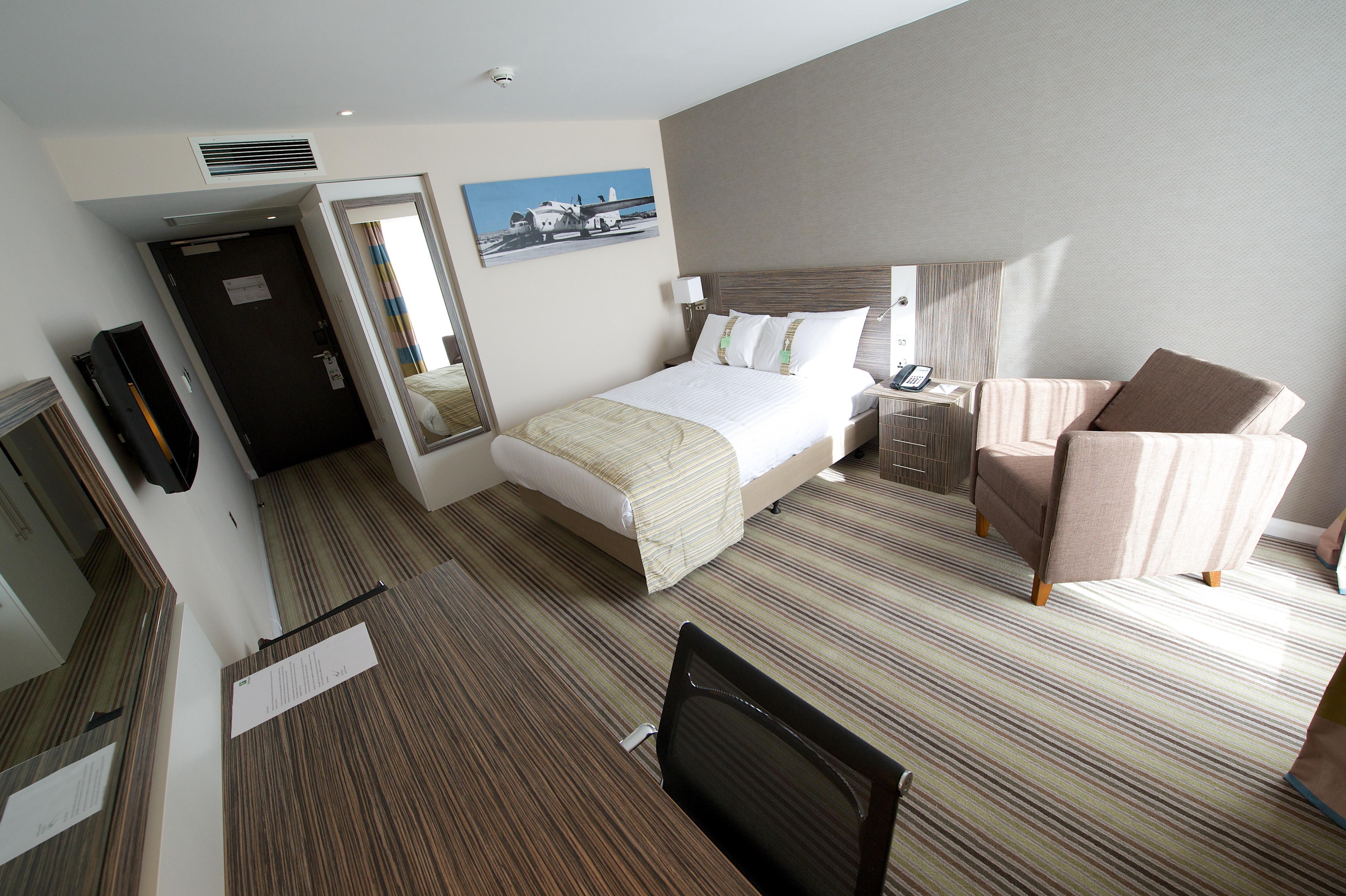 Holiday Inn Southend By Ihg Экстерьер фото