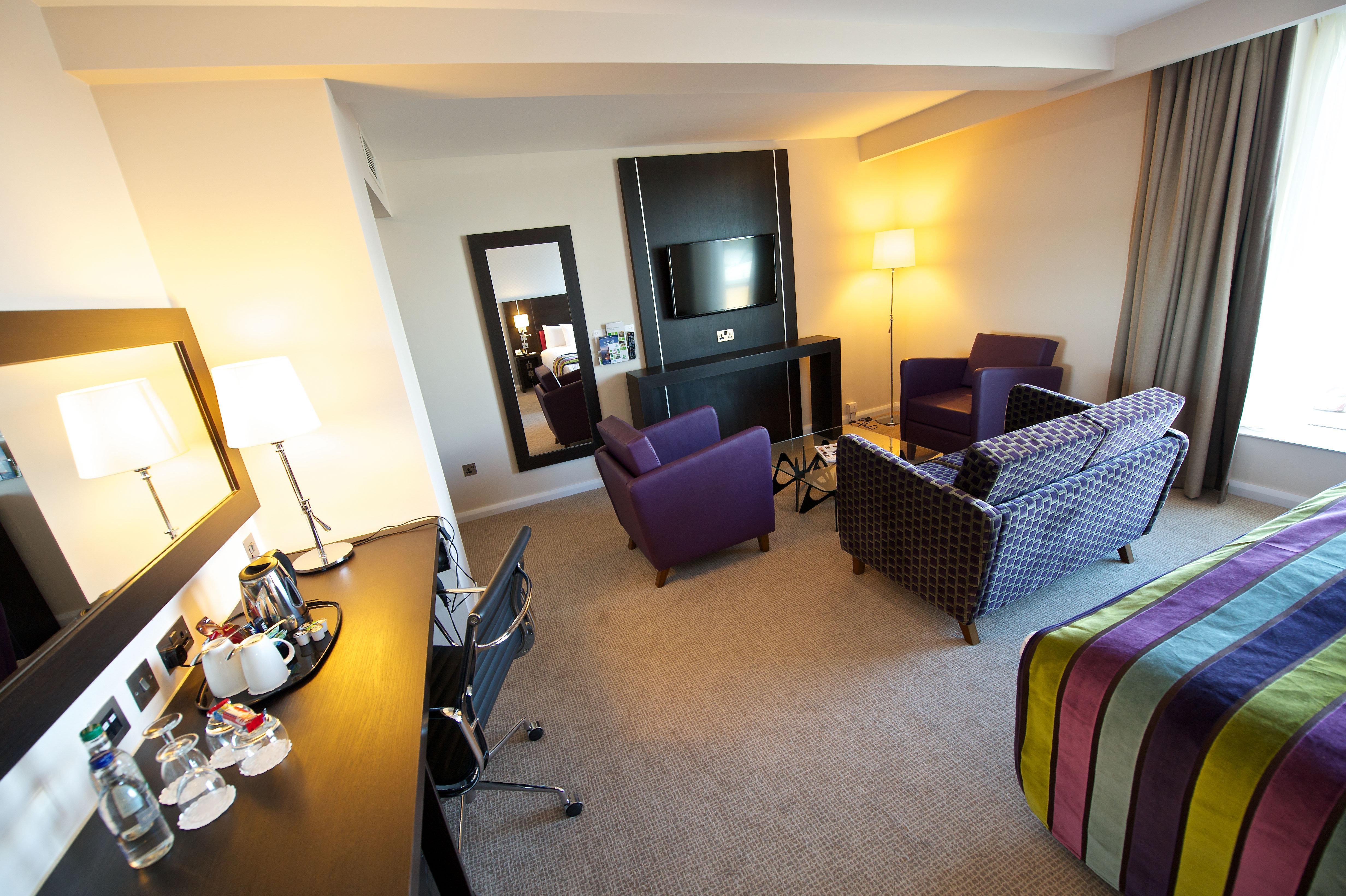 Holiday Inn Southend By Ihg Экстерьер фото