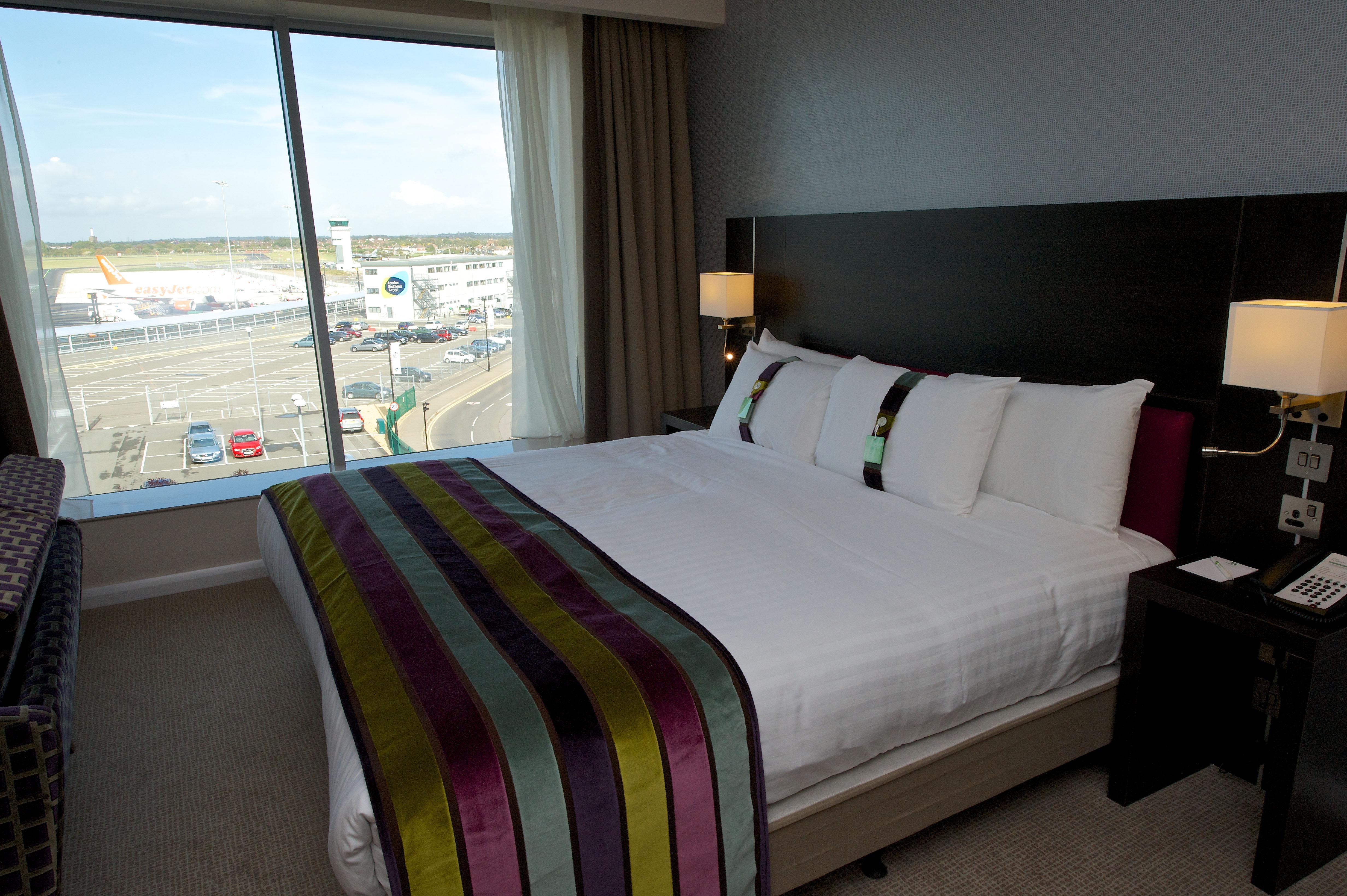 Holiday Inn Southend By Ihg Экстерьер фото