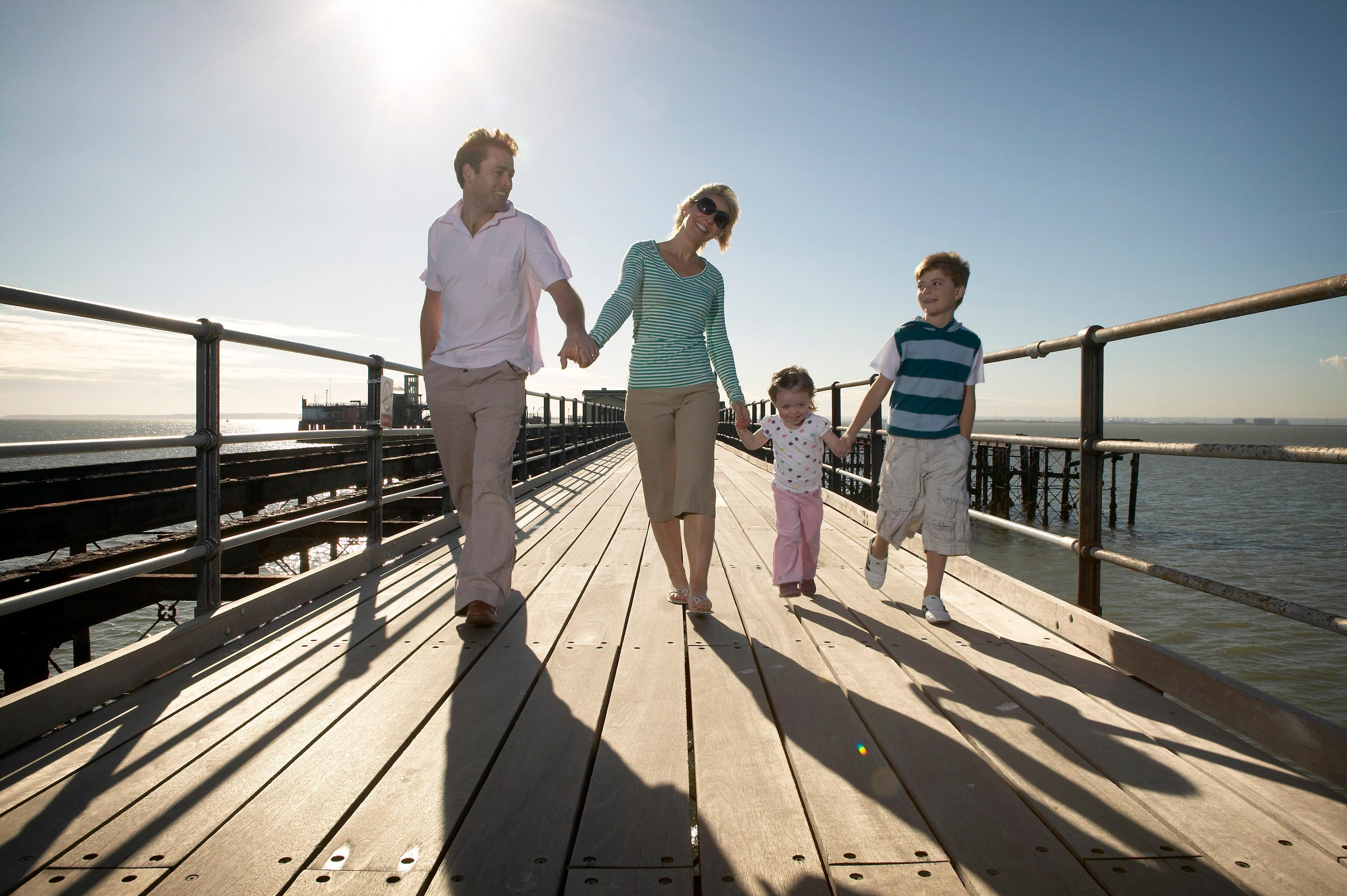 Holiday Inn Southend By Ihg Экстерьер фото