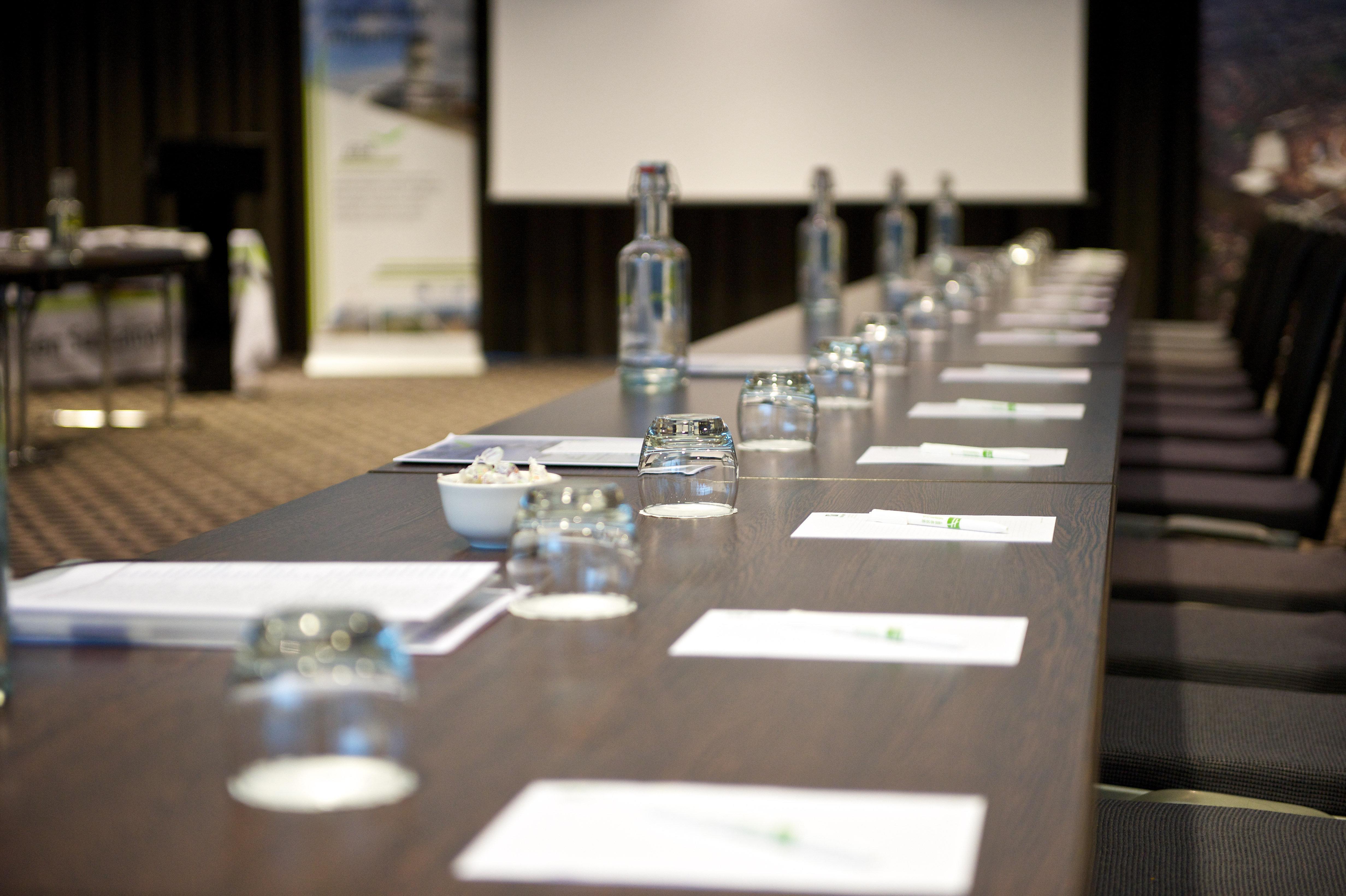 Holiday Inn Southend By Ihg Экстерьер фото