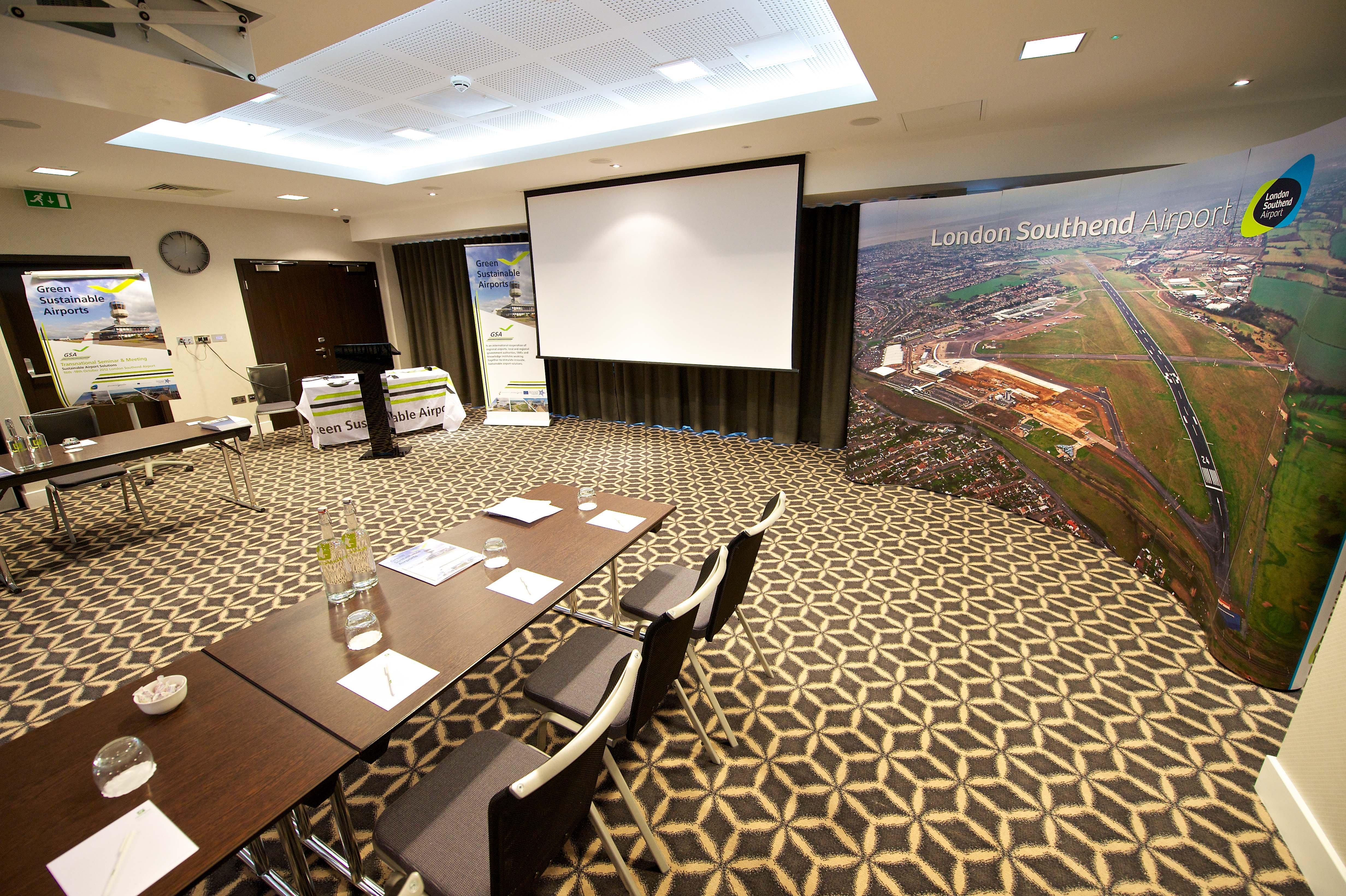 Holiday Inn Southend By Ihg Экстерьер фото